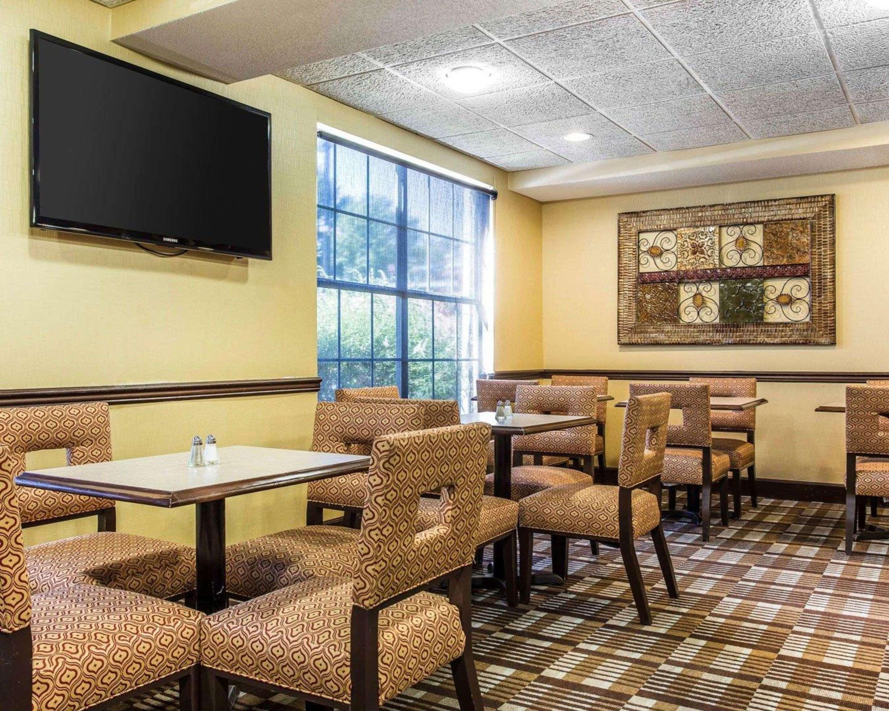 Comfort Inn & Suites Ballpark Area Smyrna Exterior photo