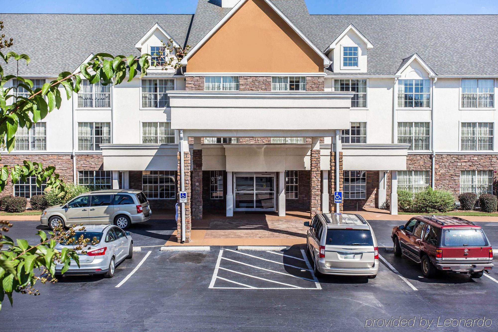Comfort Inn & Suites Ballpark Area Smyrna Exterior photo