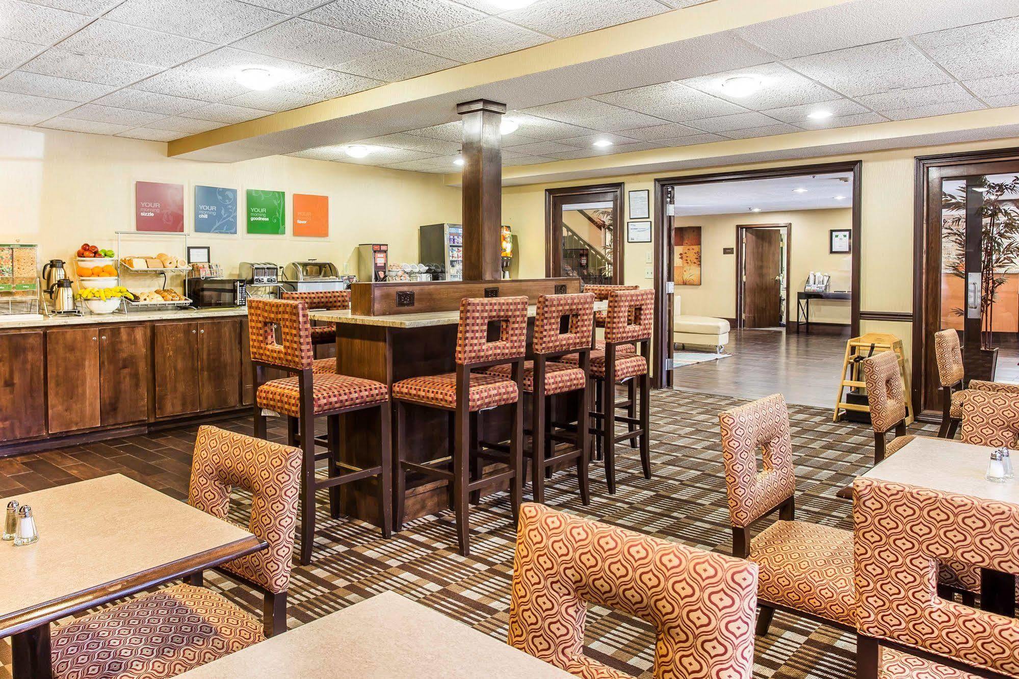 Comfort Inn & Suites Ballpark Area Smyrna Exterior photo